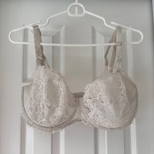 Victoria Secret Lace Underwire Bra - Cream